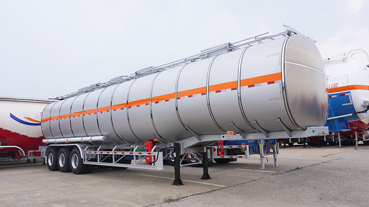Stainless Steel Semi Tanker Trailer for Sale in Rio Haina Dominican