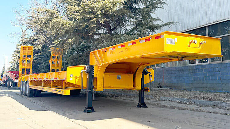 CIMC 3 Axle Low Bed Trailer for Sale in Dominican Republic