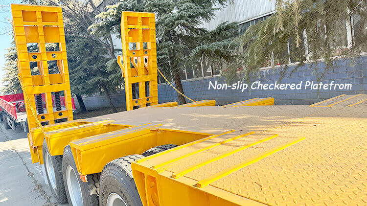 CIMC 3 Axle Low Bed Trailer for Sale in Dominican Republic