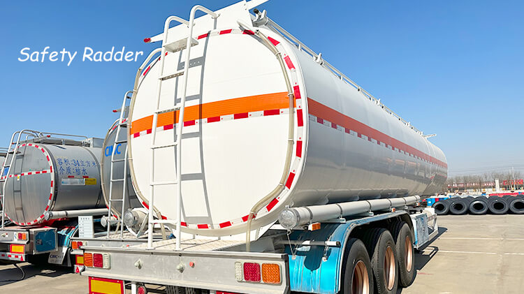 CIMC Fuel Tanker Trailer | Semi Tanker Trailer for Sale in Dominican