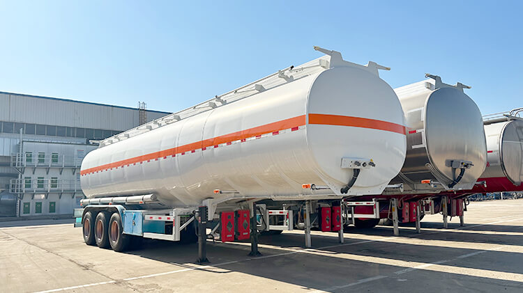 CIMC Fuel Tanker Trailer | Semi Tanker Trailer for Sale in Dominican