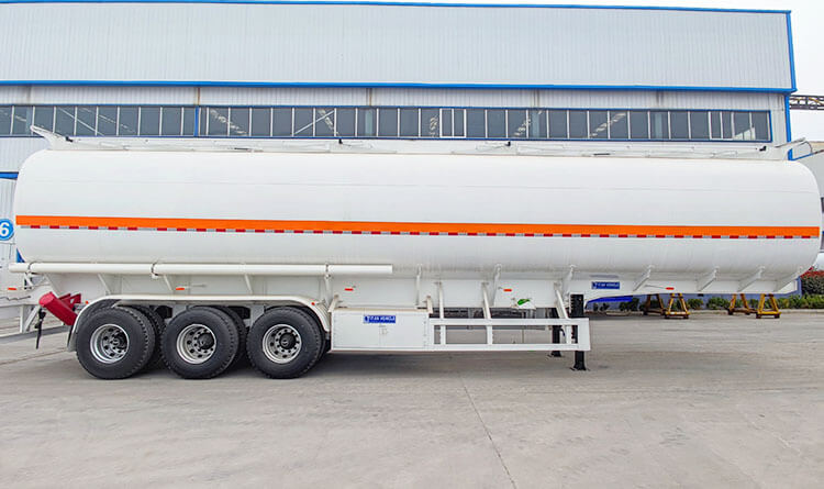 3 Axle Fuel Tanker Trailer for Sale in the Republic of Dominican