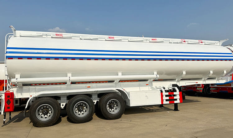 Tri Axle Diesel Tanker Trailer for Sale Price in Dominican