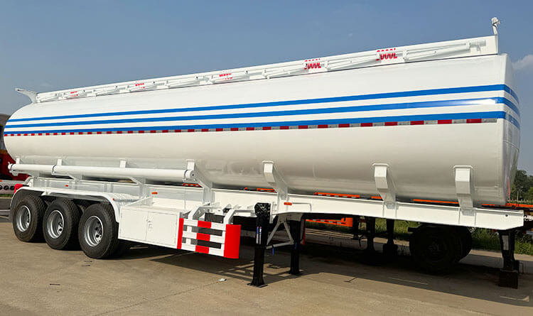 Tri Axle Diesel Tanker Trailer for Sale Price in Dominican