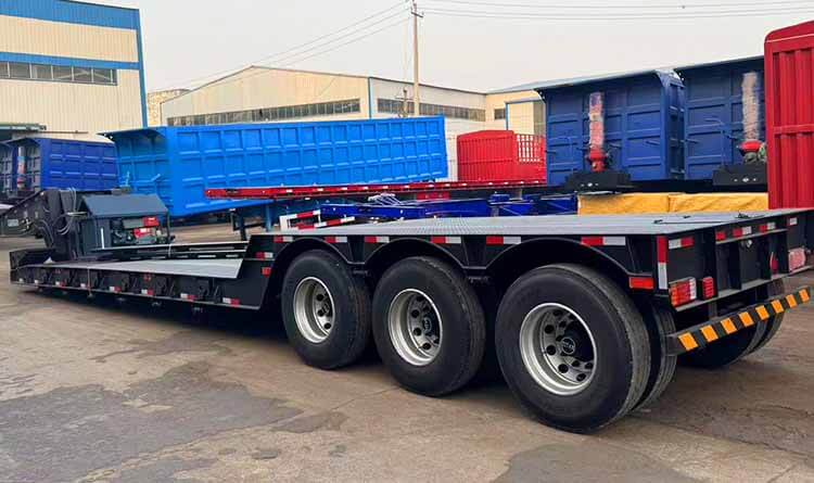 3 Axle Removable Gooseneck Lowboy Trailer for Sale in Dominican